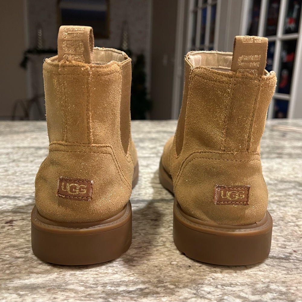 UGG Tan Suede Chelsea style Boots Girls 5 or Women’s size 6.5